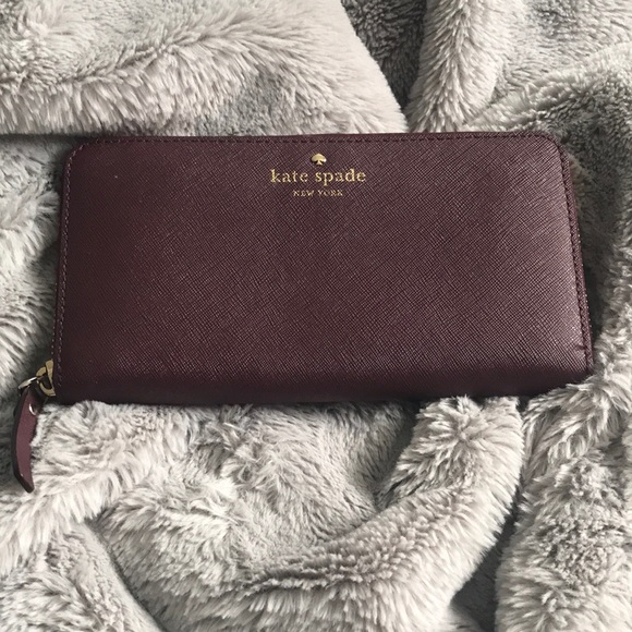 Kate Spade Cedar Street Lacey zip around Wallet - Picture 1 of 7